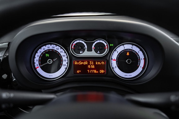 Fiat 500L 18 of 25