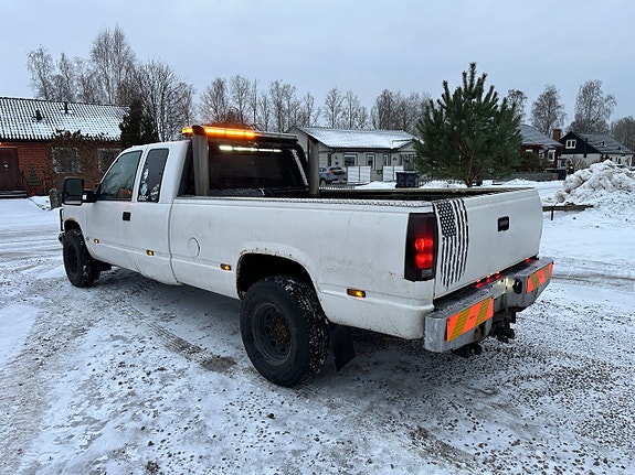 Chevrolet C2500 2 of 10