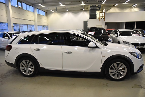 Opel Insignia Country Tourer 3 of 5