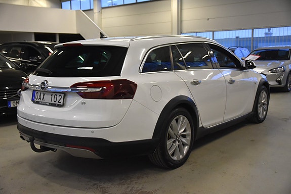 Opel Insignia Country Tourer 4 of 5