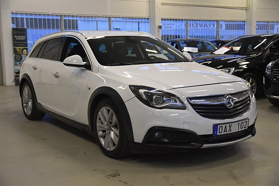 Opel Insignia Country Tourer 2 of 5
