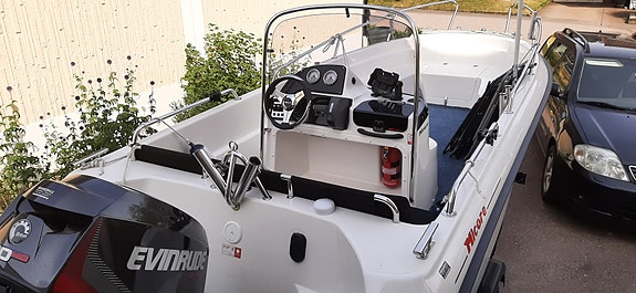 Micore 550 cc Evinrude 90HO TK BT 1000kg -2020 2 of 4