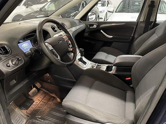 Ford S-MAX 4 of 5
