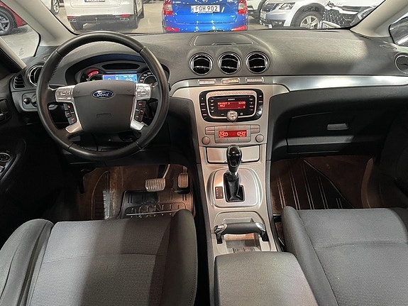 Ford S-MAX 8 of 8
