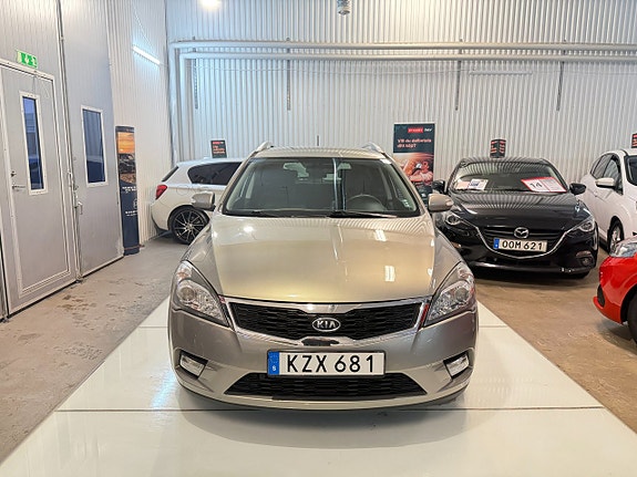 Kia Ceed 3 of 12