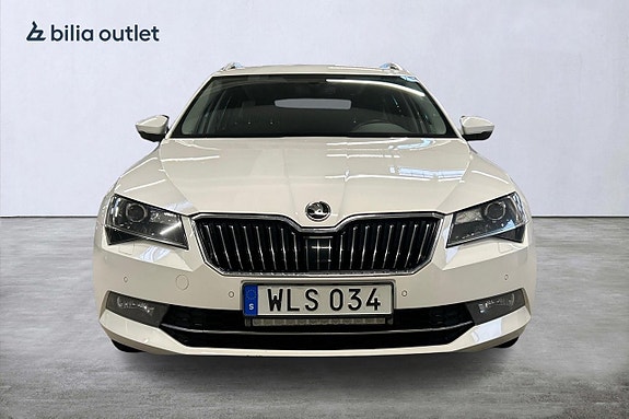 Skoda Superb 2 of 5