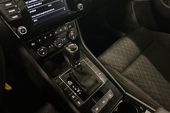 Skoda Superb 25 of 27