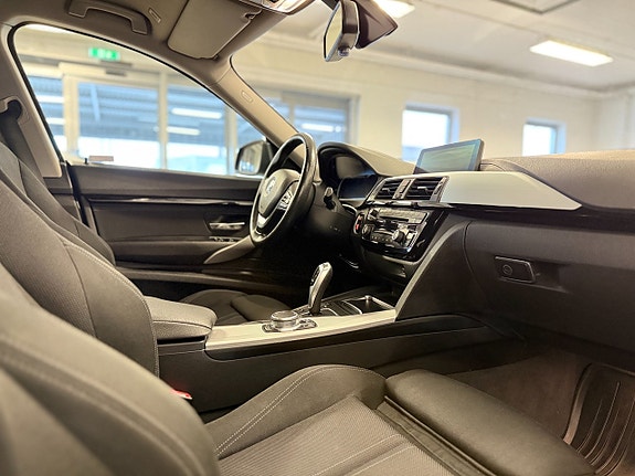 BMW 320 12 of 14