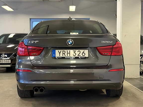BMW 320 7 of 14