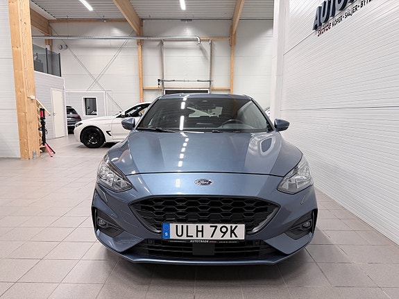 Ford Focus 2 of 5