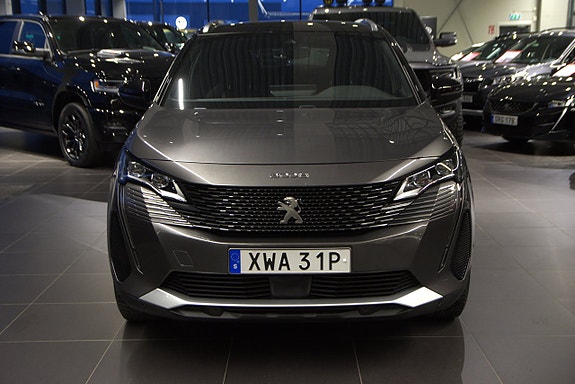 Peugeot 3008 2 of 5