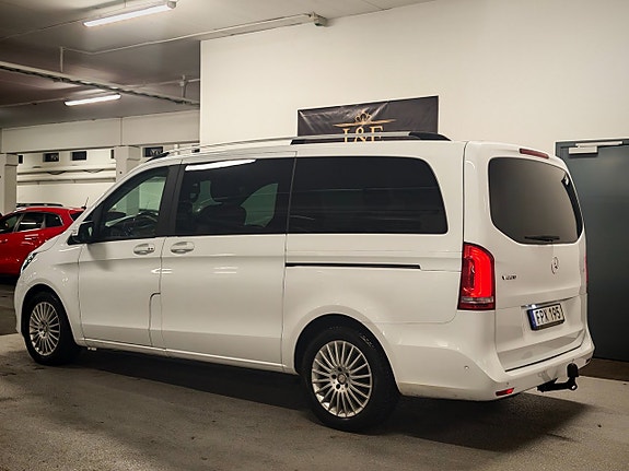 Mercedes-Benz V220 d 4 of 5