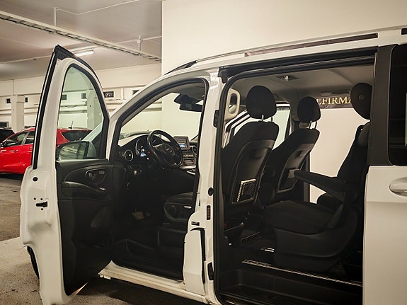 Mercedes-Benz V220 d 13 of 19