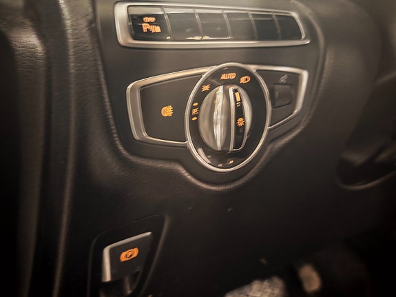 Mercedes-Benz V220 d 16 of 19