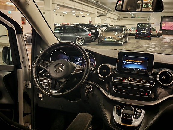 Mercedes-Benz V220 d 11 of 19