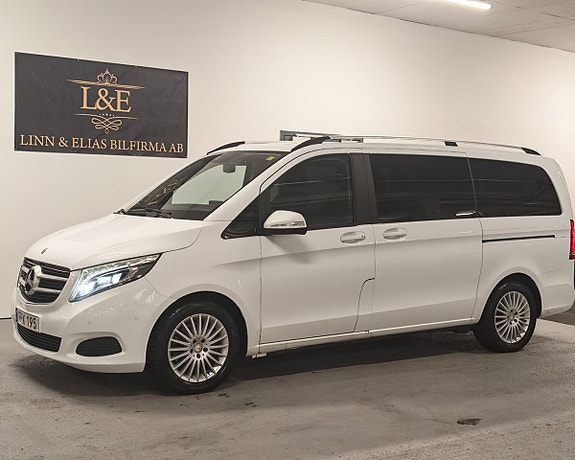 Mercedes-Benz V220 d 2 of 5
