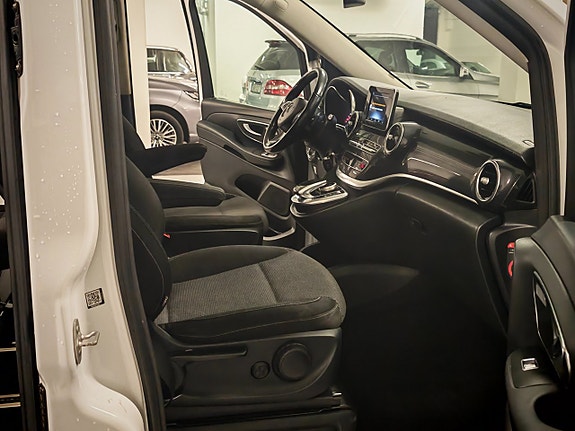 Mercedes-Benz V220 d 10 of 19