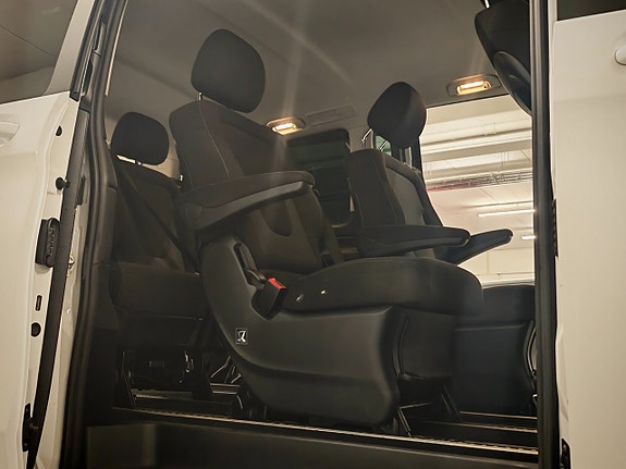 Mercedes-Benz V220 d 9 of 19