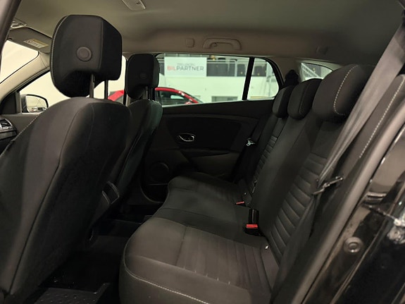 Renault Megane 12 of 22