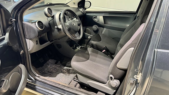 Toyota Aygo 6 of 12
