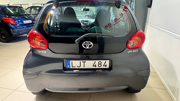 Toyota Aygo 9 of 12