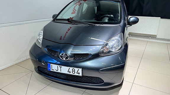 Toyota Aygo 4 of 12
