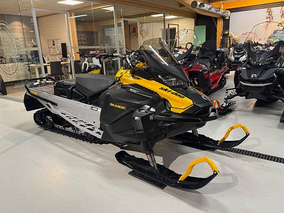 Ski-Doo Skandic Sport 600 EFI - 2025 *70mil Momsad*