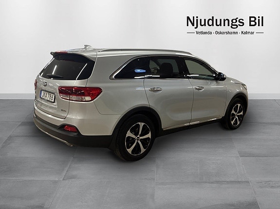 Kia Sorento 3 of 5