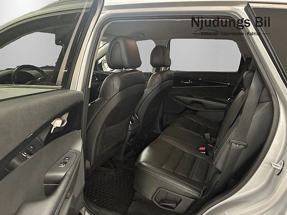 Kia Sorento 9 of 13