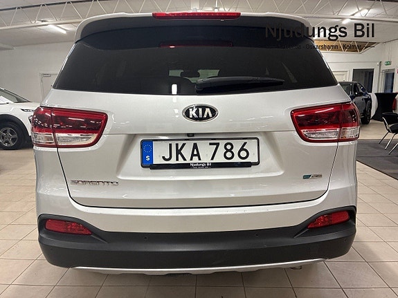 Kia Sorento 6 of 13