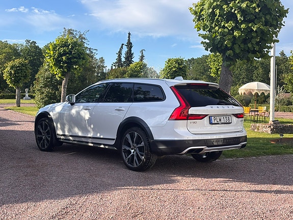 Volvo V90 Cross Country 3 of 4