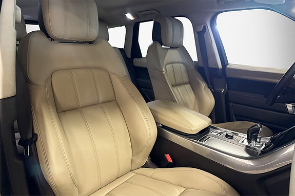 Land Rover Range Rover Sport 18 of 30