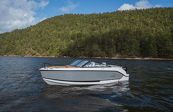 Uttern D59 DeLuxe Line (-26) / Mercury F115 CT