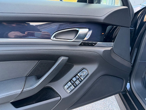 Porsche Panamera S 27 of 30