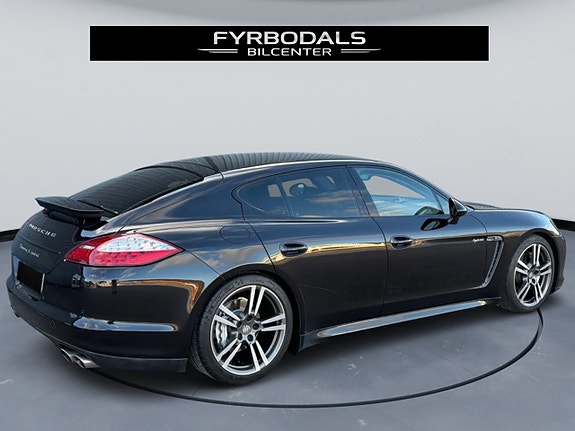 Porsche Panamera S 3 of 5