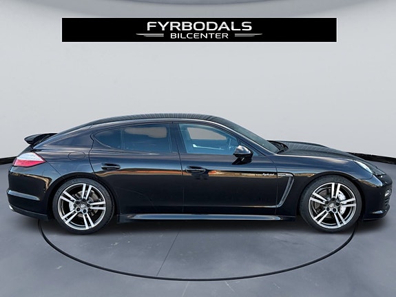 Porsche Panamera S 5 of 5