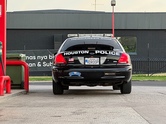 Ford Crown Victoria 9 of 10