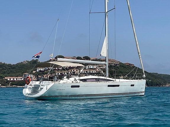 Jeanneau 53, 2015. En privat ägare.