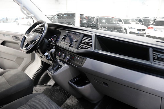 Volkswagen Transporter 10 of 21