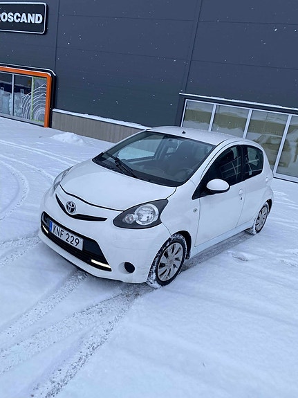 Toyota Aygo 12 of 18