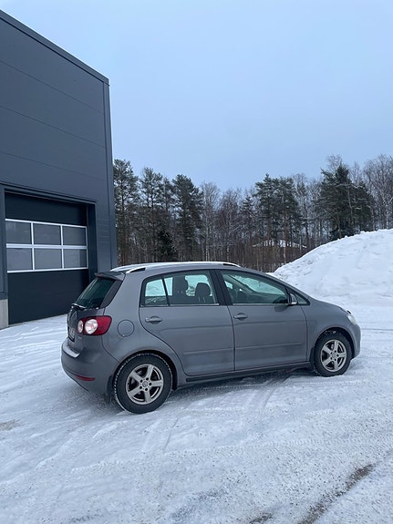 Volkswagen Golf Plus 11 of 16