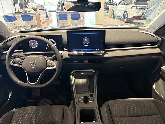 Volkswagen T-Roc 7 of 11