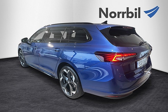 Skoda Superb 4 of 5