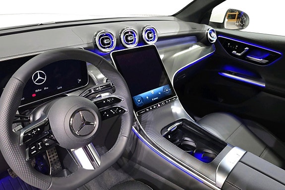 Mercedes-Benz GLC300 e 9 of 12