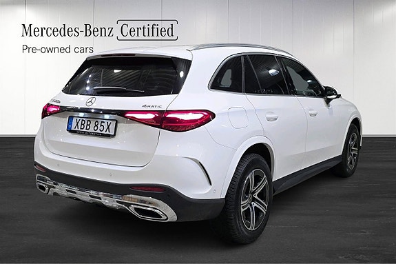Mercedes-Benz GLC300 e 4 of 5