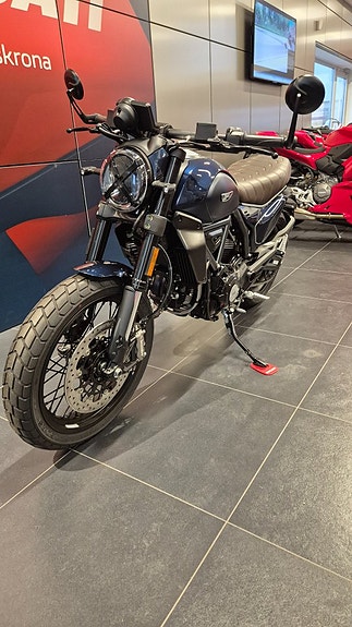 Ducati Scrambler 800 Night Shift 4 of 8