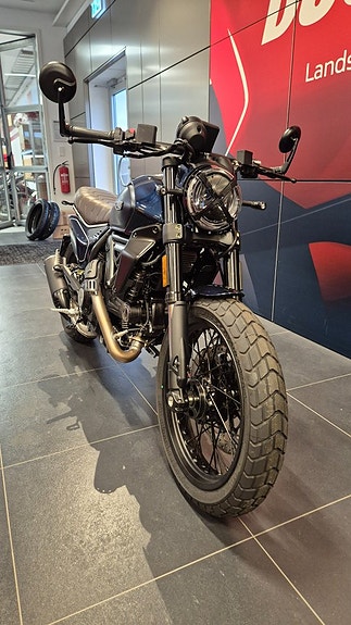 Ducati Scrambler 800 Night Shift 7 of 8