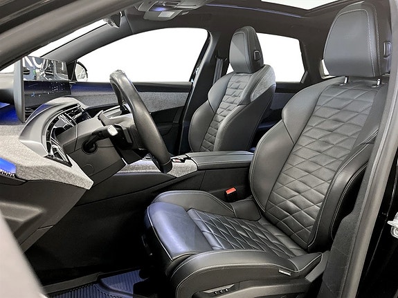 Peugeot e-3008 4 of 5