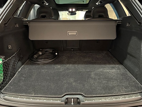 Volvo XC60 13 of 23