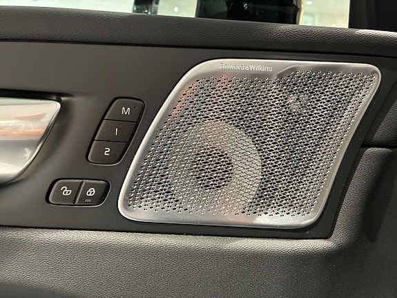 Volvo XC60 19 of 23
